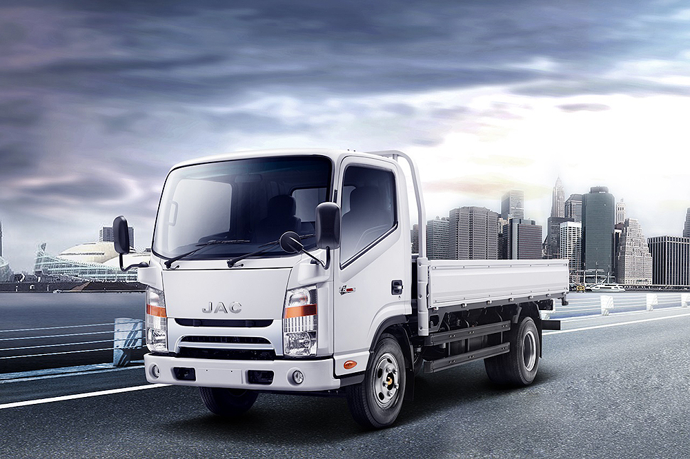 Изображение к статье «Компания «Русбизнесавто» стала официальным дилером JAC Motors»