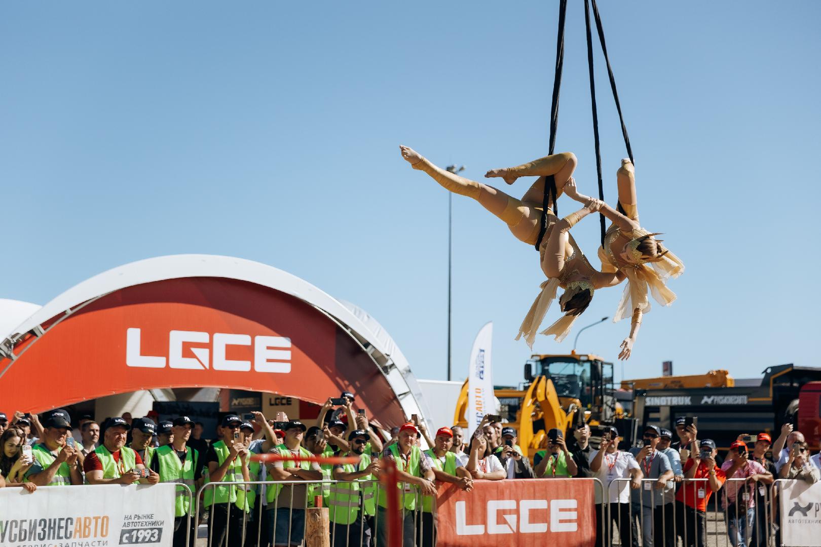 Изображение к статье «Top Driver от LGCE на Неве собрал 70 операторов экскаваторов»