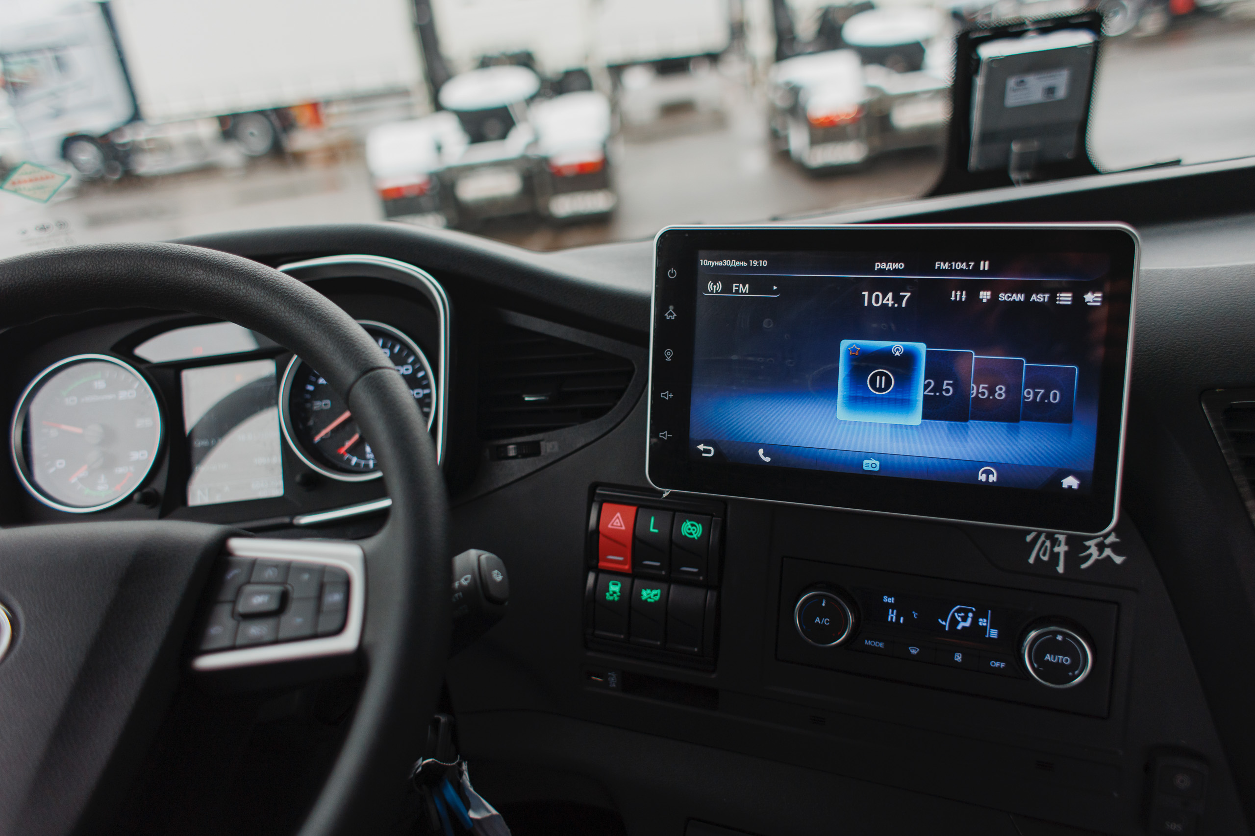 Новый тягач FAW J6P эксклюзивно в «Русбизнесавто»! - B01A7461