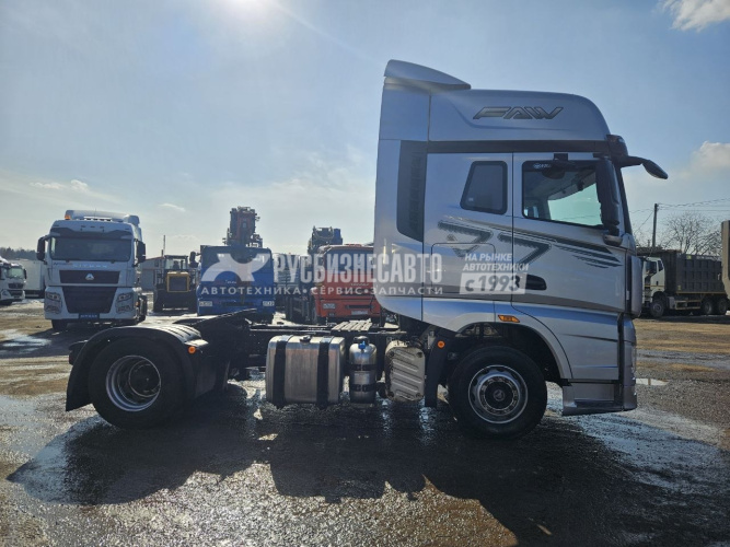 Купить Седельный тягач FAW J7 4x2, б/у (2023 г., 156 406 км.)(0566) в компании Русбизнесавто - изображение 1