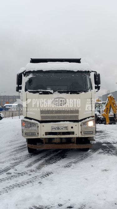 Купить Самосвал FAW J6 (8x4) б/у (2023 г.в. 54948 км.)(9874) - Сбер комиссия - бронь Стариков М. в компании Русбизнесавто - изображение 1