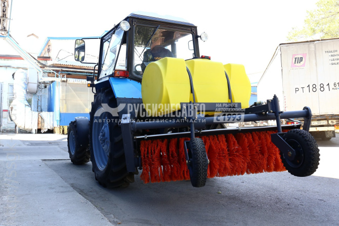Купить Щетка МК-3 (МКЗЛ)- с баком для воды (бак 500л, на базе МК-2, усиленные колеса) в компании Русбизнесавто - изображение 1